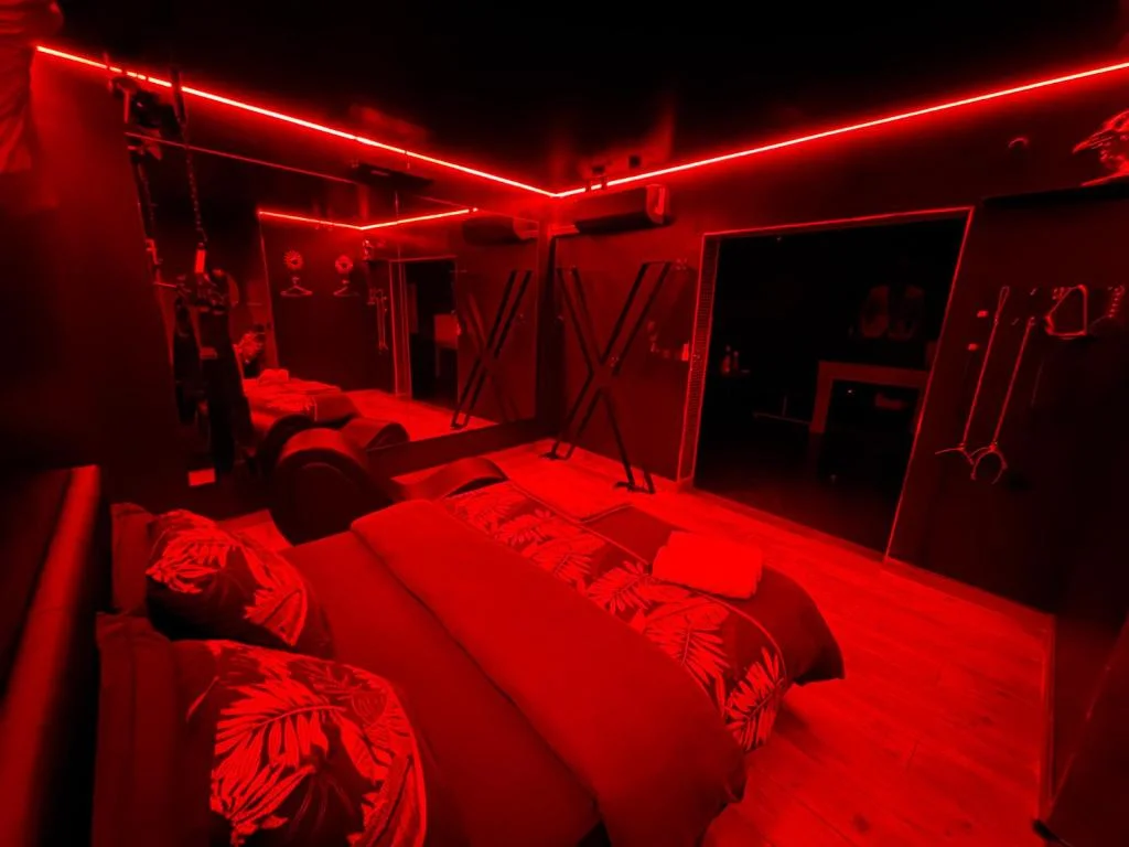Crescendo 9 Love Room